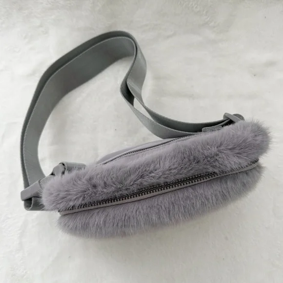 The Cashmere Project Faux Fur Fuzzy Belt Bag Fanny Pack Gray Siper Soft NEW